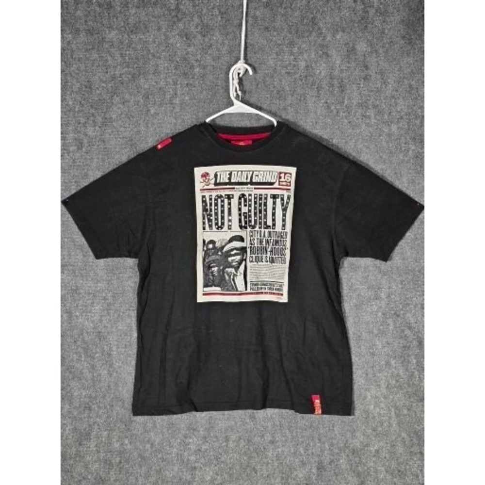 The Daily Grind Not Guilty‎ Newspaper Graphic Black T Shirt Men's Sz L Casual